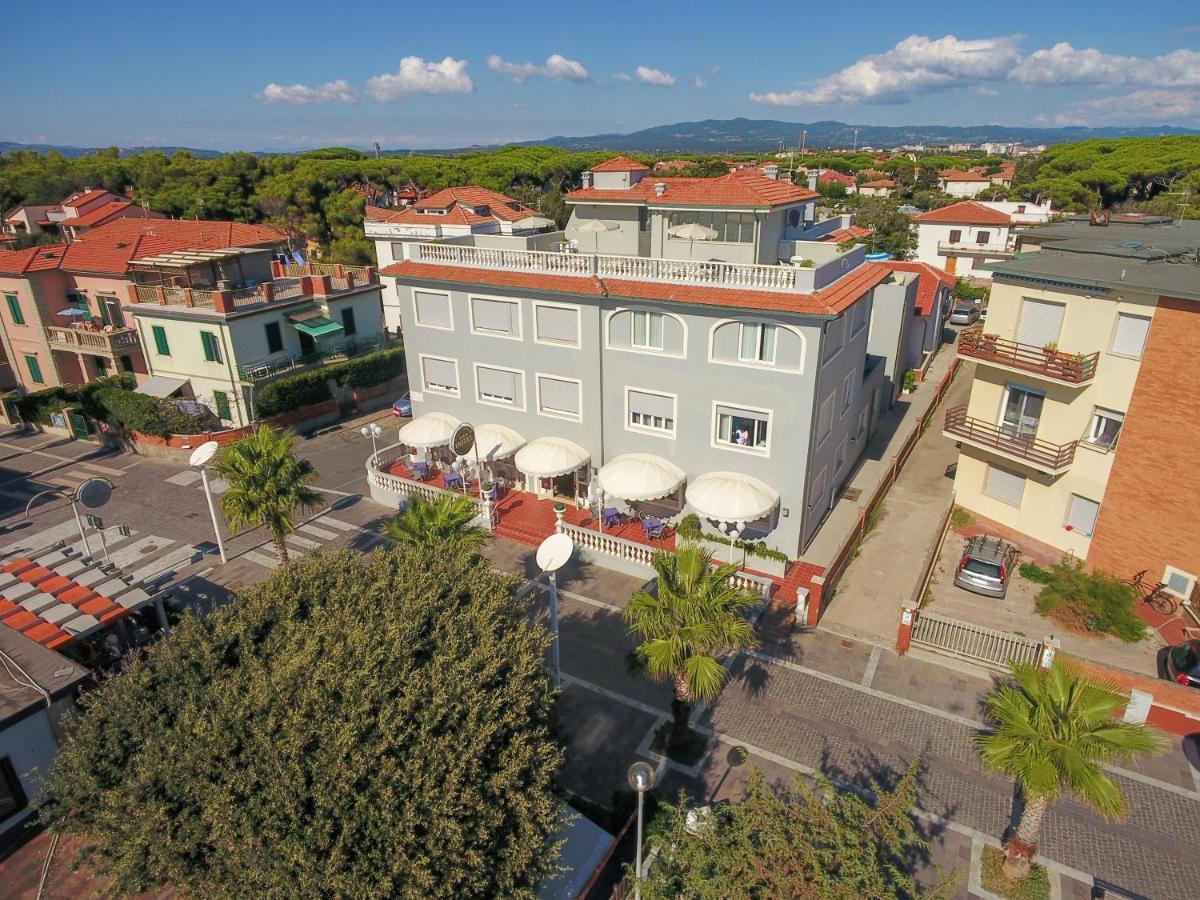 Hg Hotel Il Settebello Marina di Cecina Eksteriør billede