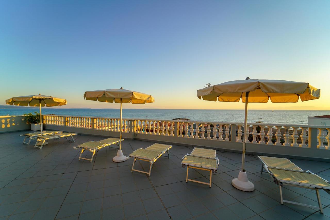 Hg Hotel Il Settebello Marina di Cecina Eksteriør billede