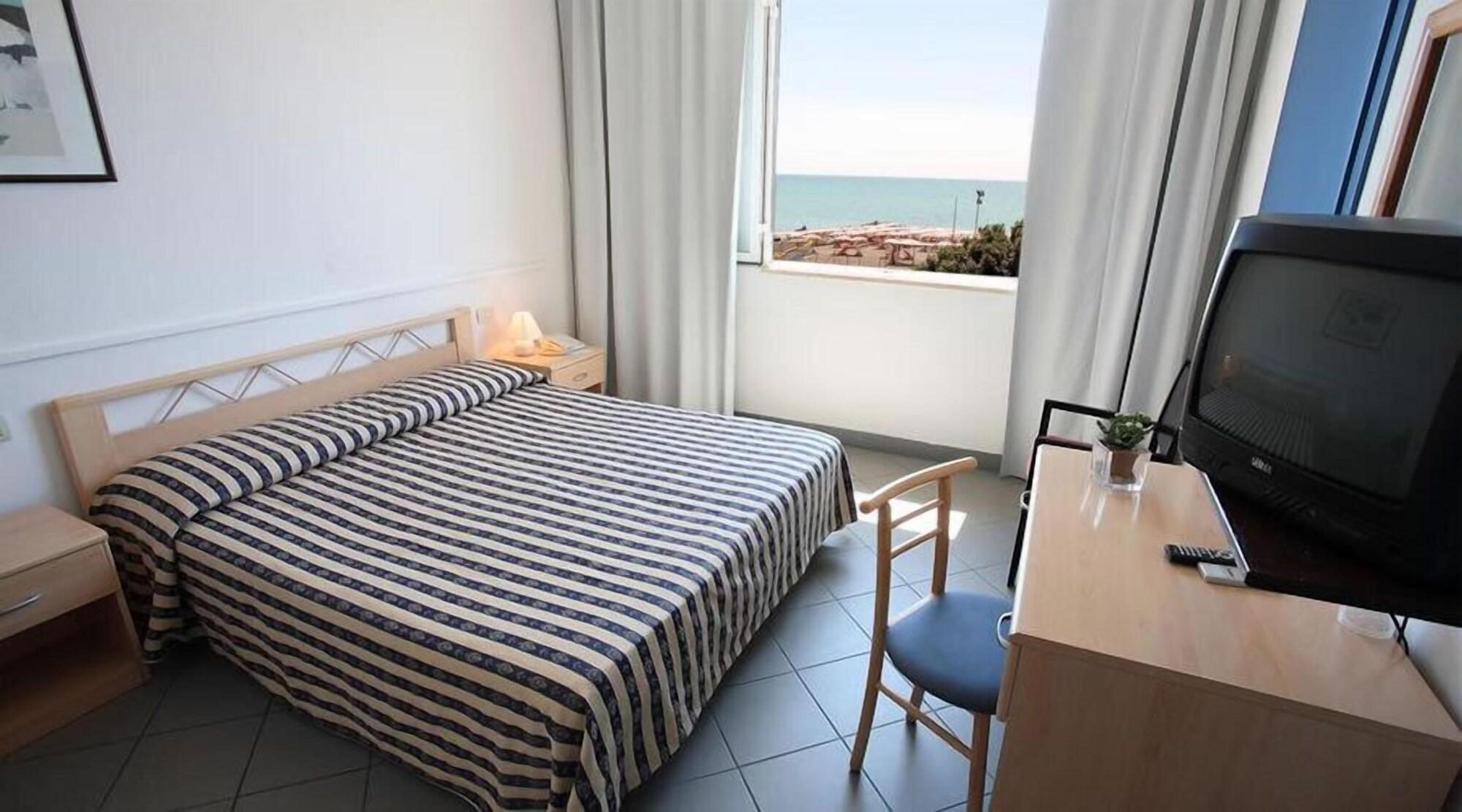 Hg Hotel Il Settebello Marina di Cecina Eksteriør billede